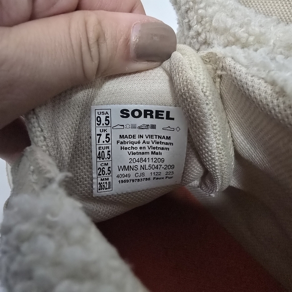Sorel Out N About 503 Cozy Boots in cream - Picture 10 of 12